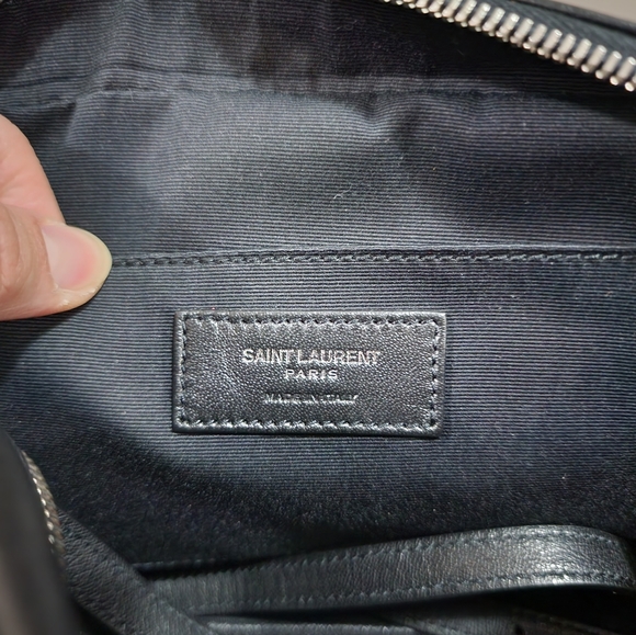 ❌️SOLD❌️ YSL Lou Camera Bag - Picture 2 of 9